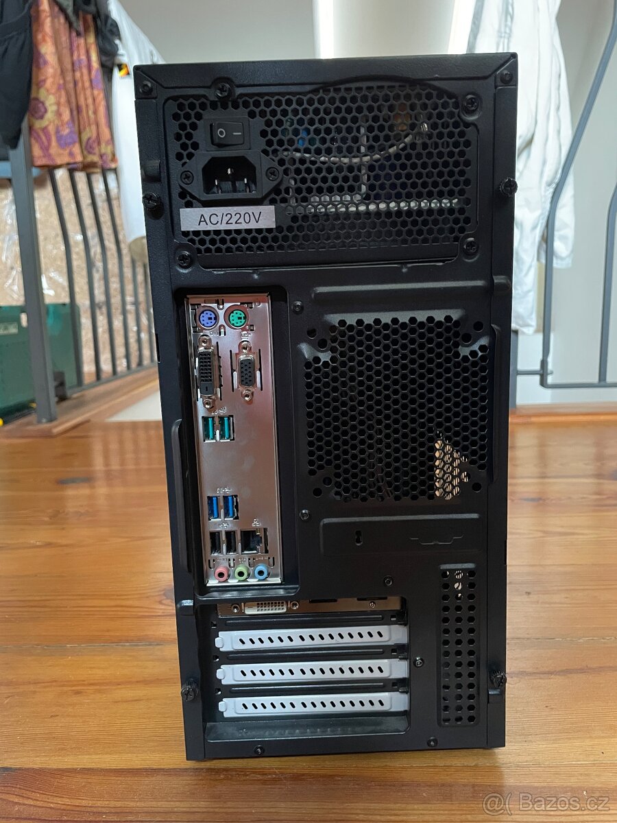 PC s novým operačním systémem + myš a klávesnice - 5