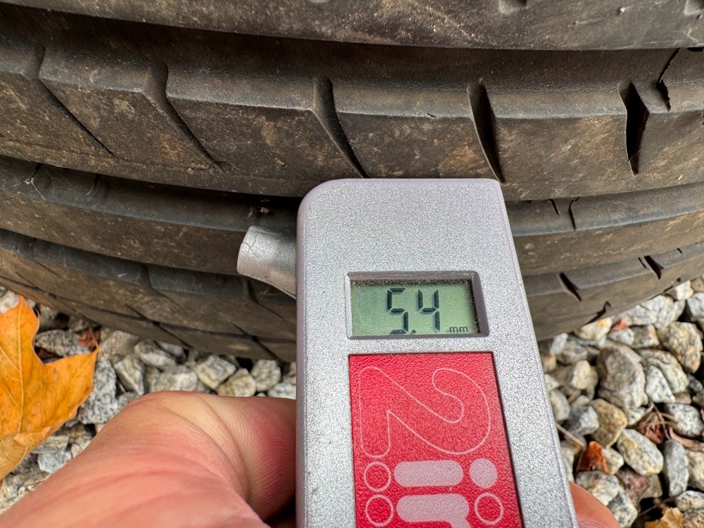 Pneu. 205/45 R17 2 kusy - 5