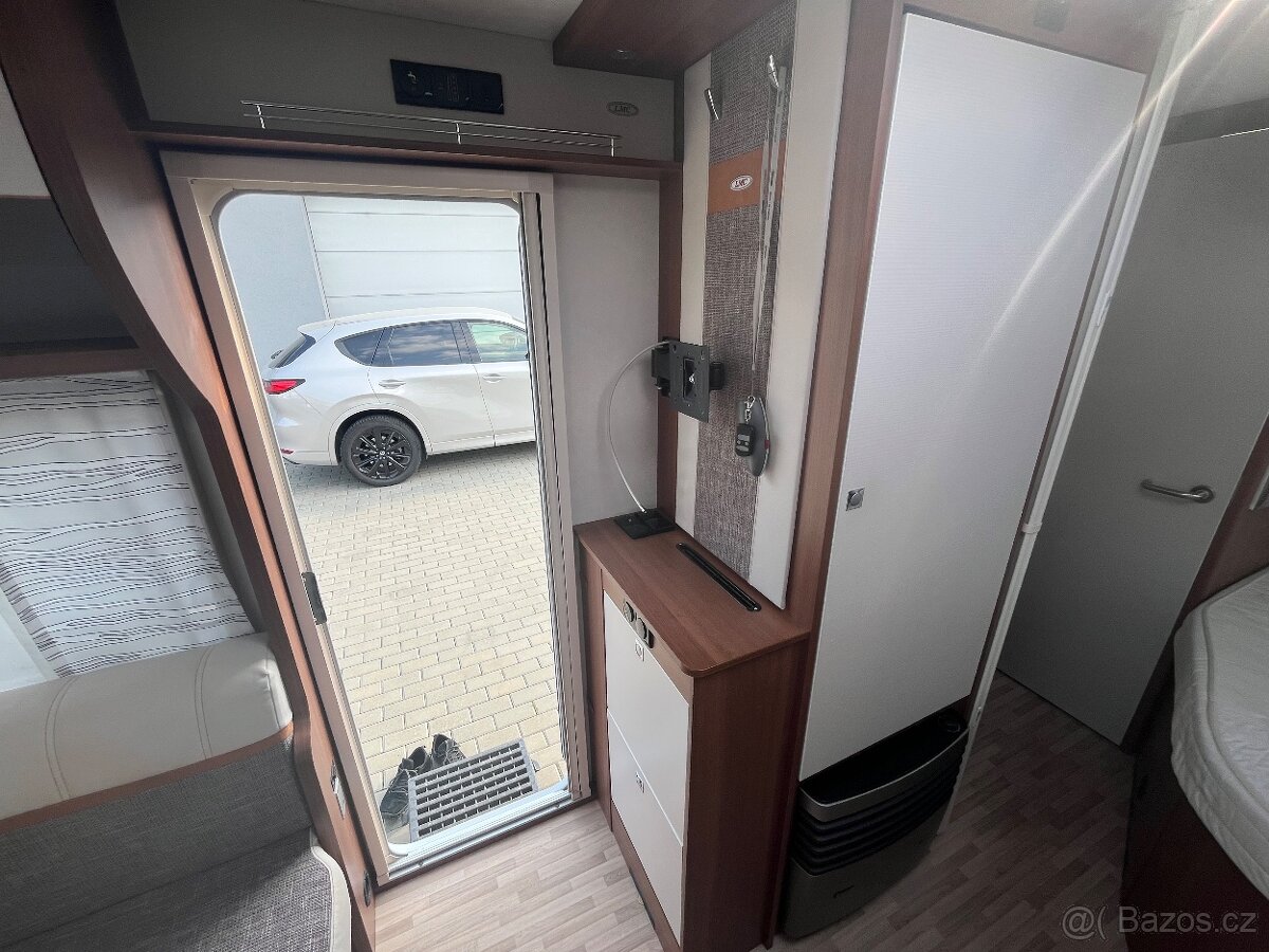 LMC 480 obytný přívěs - 5