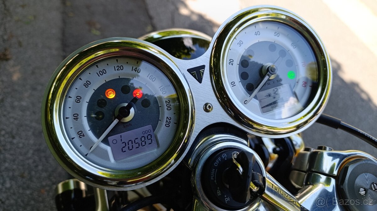Triumph Thruxton R - 5