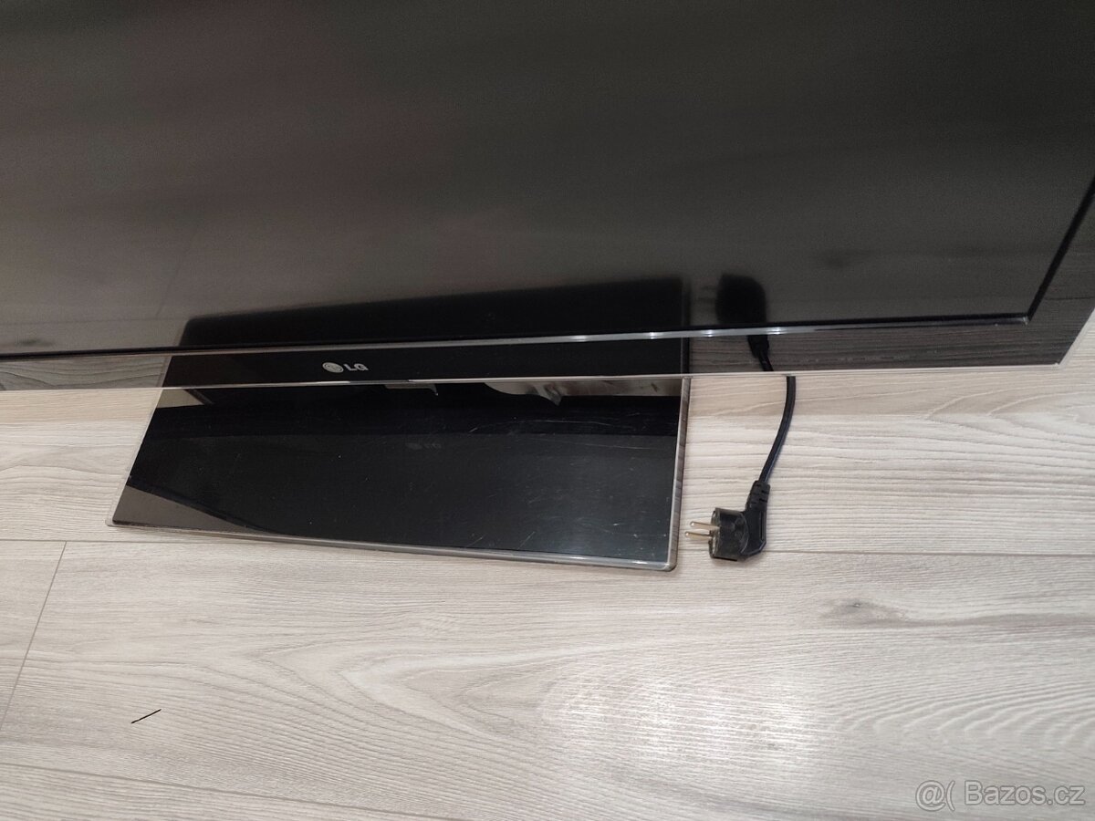3D Televize LG 42LW4500 - bez brýlí - 5