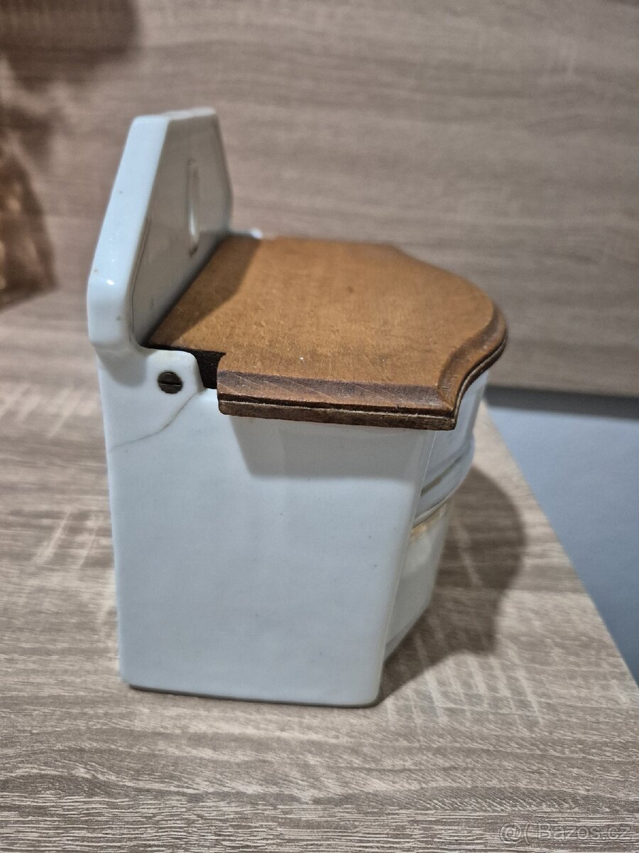 Stará nádoba na mouku - 5