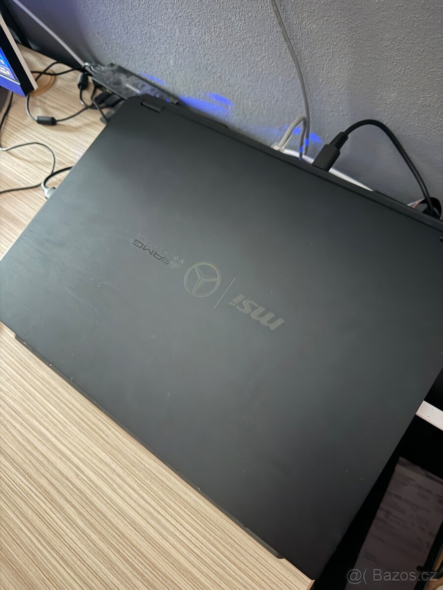 Herní notebook limitovaná verze Mercedes - 5