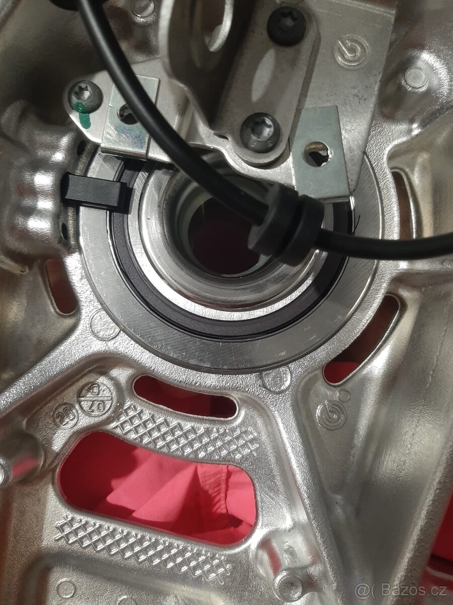 Ferrari 812 Přední kloubový náboj - 5