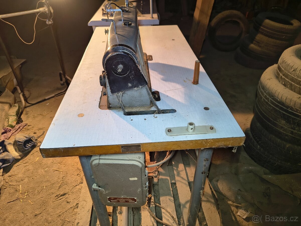 Stůl s šicího stroje - 5