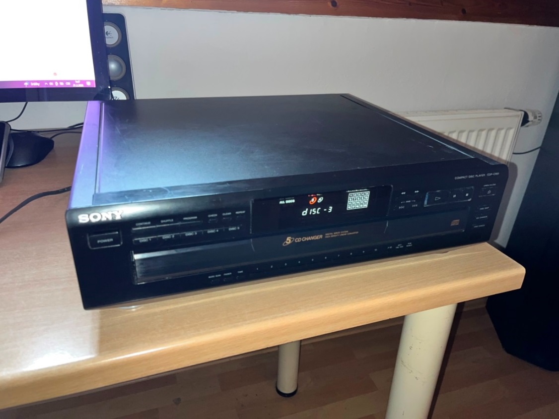 CD přehrávač na 5 disků SONY CDP-C661 - na servis - 5