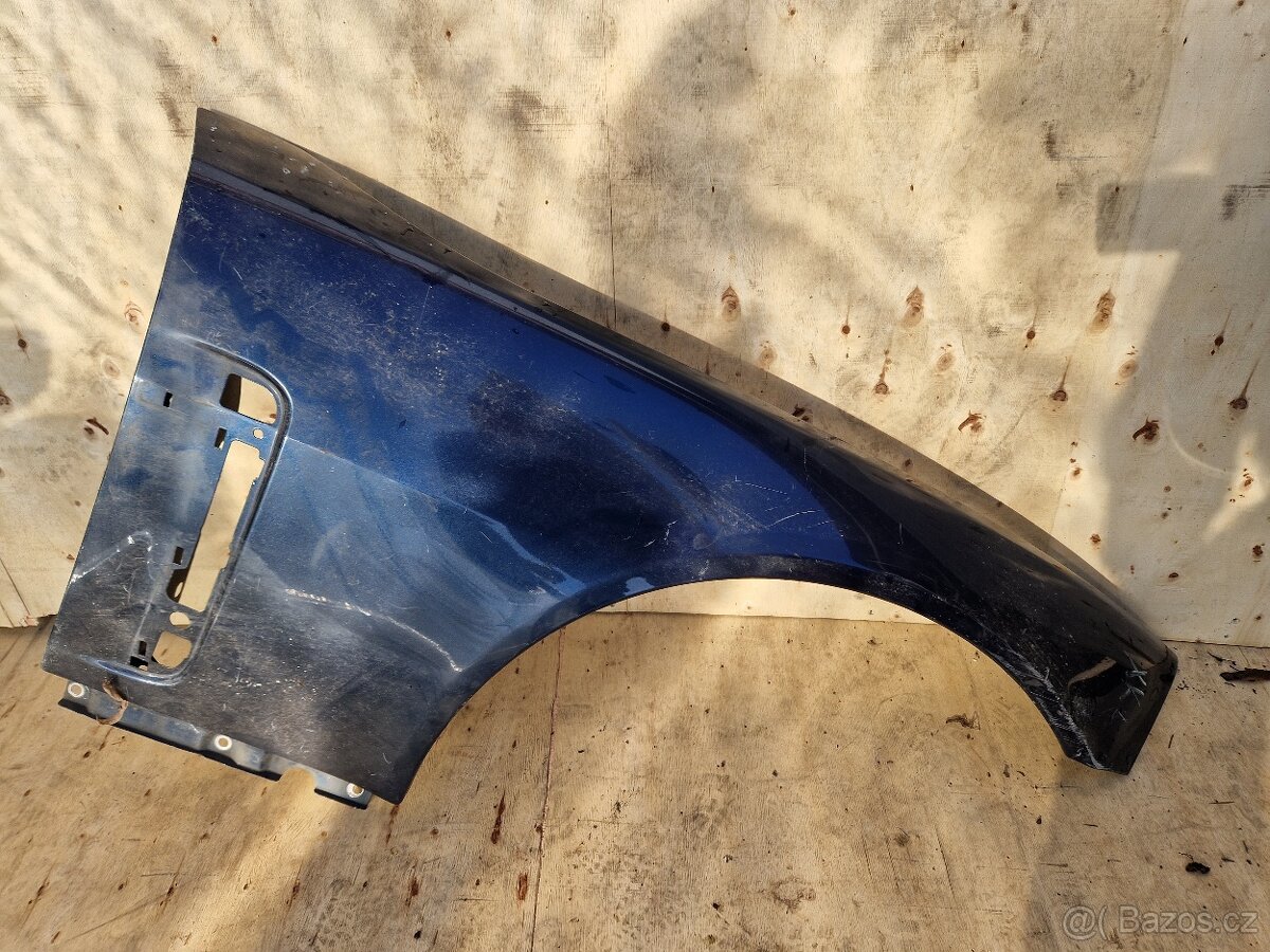 Prodám na Jaguar XK p.p. dveře, p.p. blatník,nárazník - 5