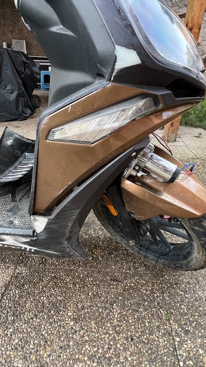 Skútr Capirelli Mustang 125 - 5