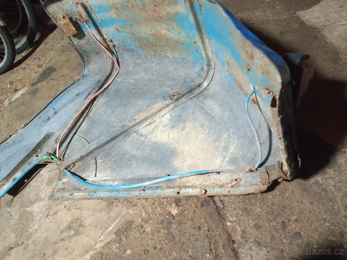 Kulaté dlouhé blatníky Zetor 3011 - 5