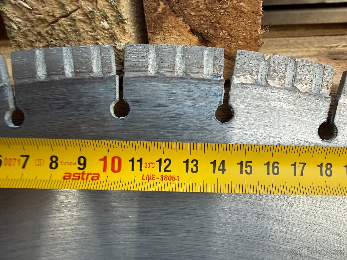 Prodám diamantový řezný kotouč 700mm - 5