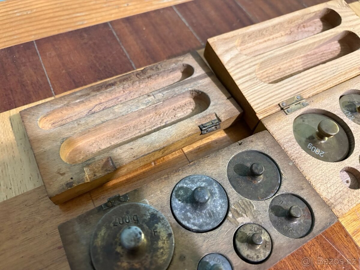 Dvě sady závažíček - 5