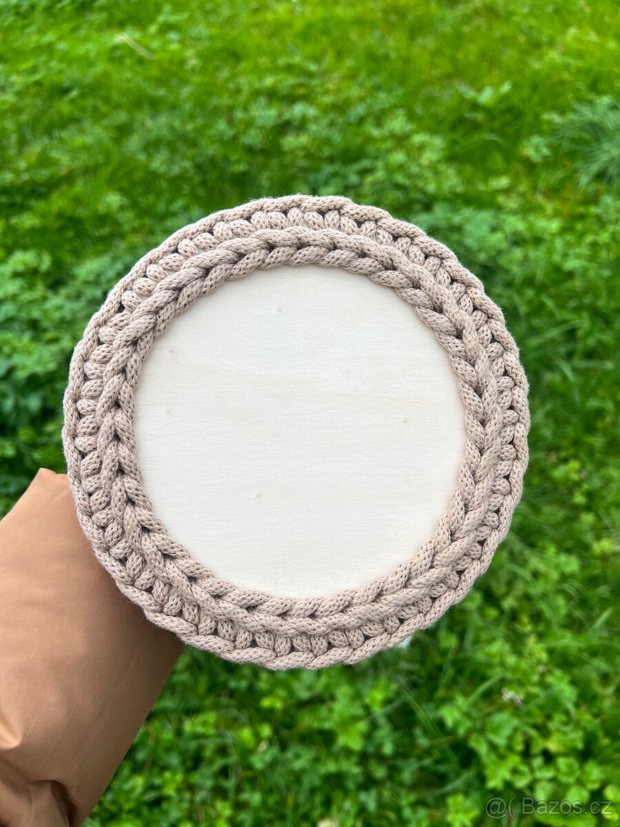 Háčkovaný košík králíček - 5