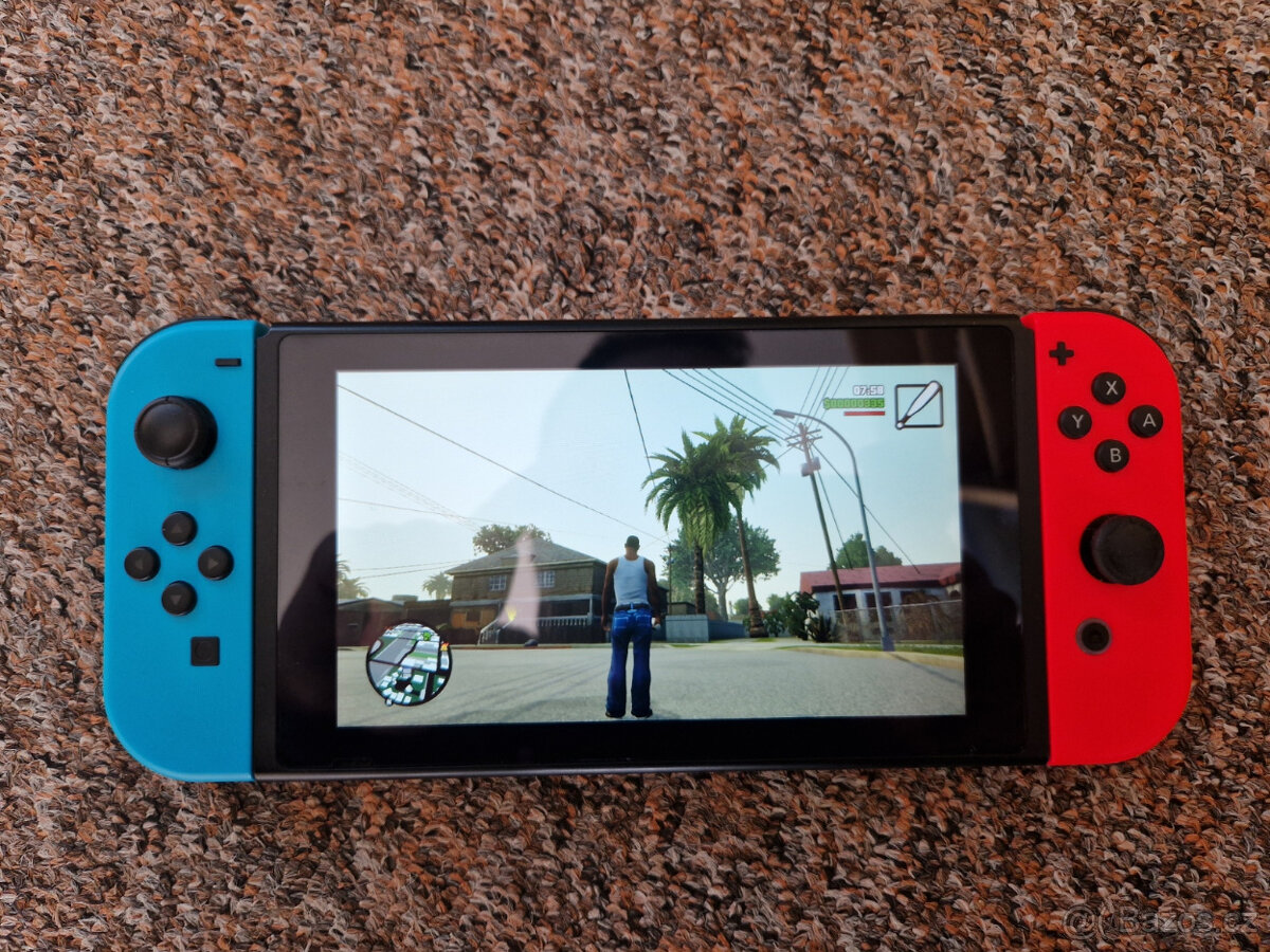 Nintendo Switch + příslušenství, hacknutelná verze - 5