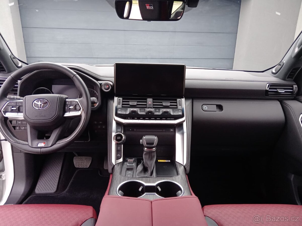 Land Cruiser LC 300 GR SPORT 3,3L TD, SLEVA