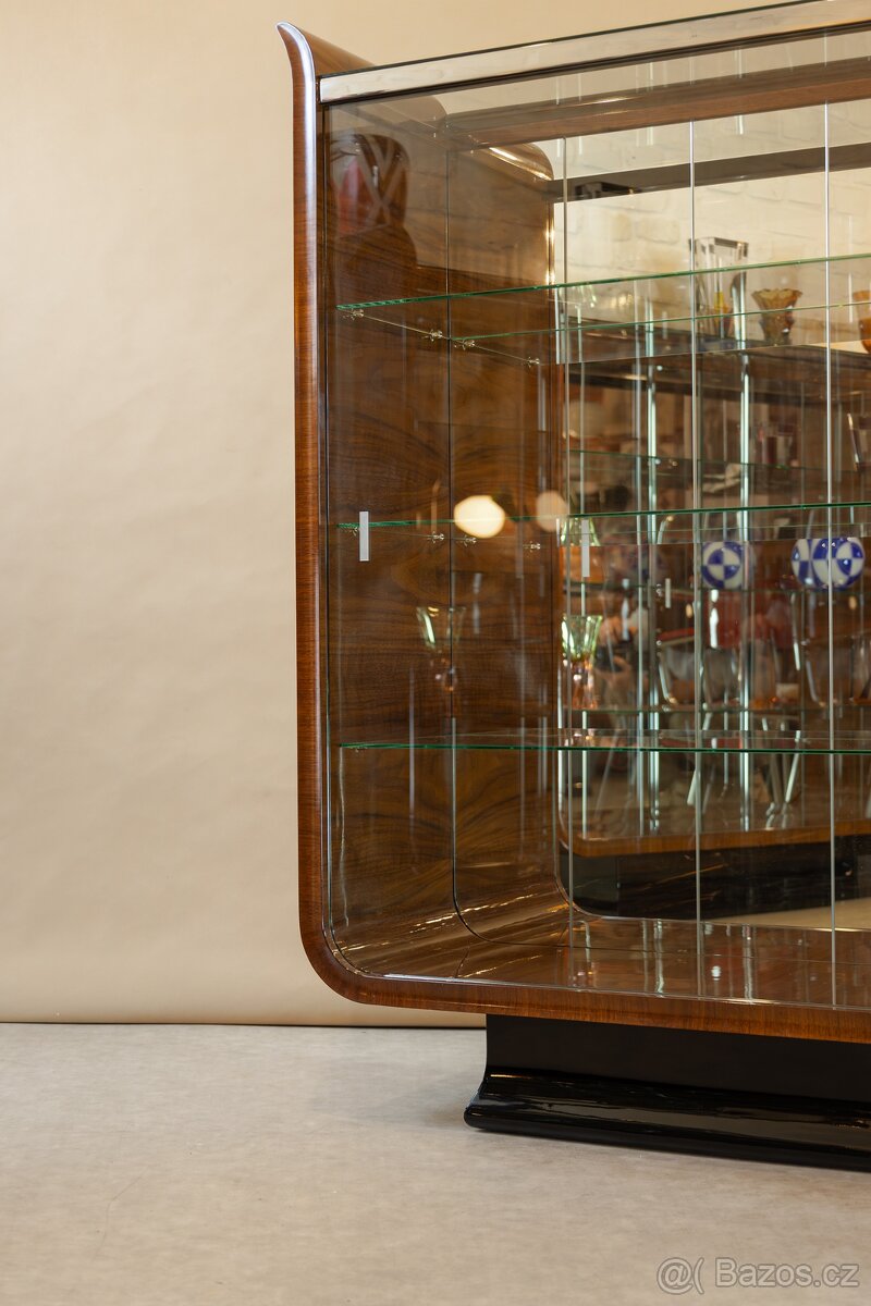 SKLENÍK..VITRÍNA TULIPÁN-UP ZÁVODY..J. HALABALA - 5