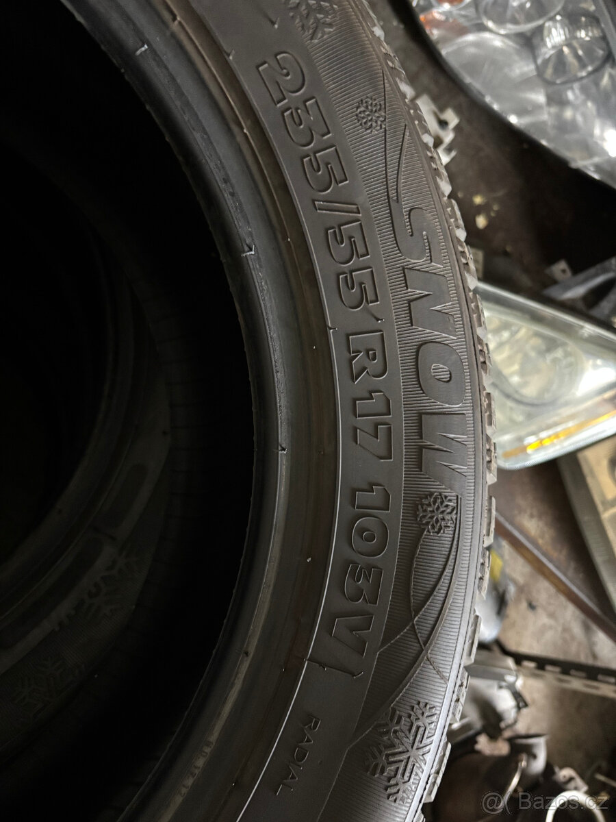 Zimní pneu 235/55 R17 103V dot 4522 - 5