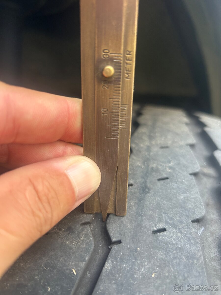 Pneu Continental 225/75 R16CP - 5