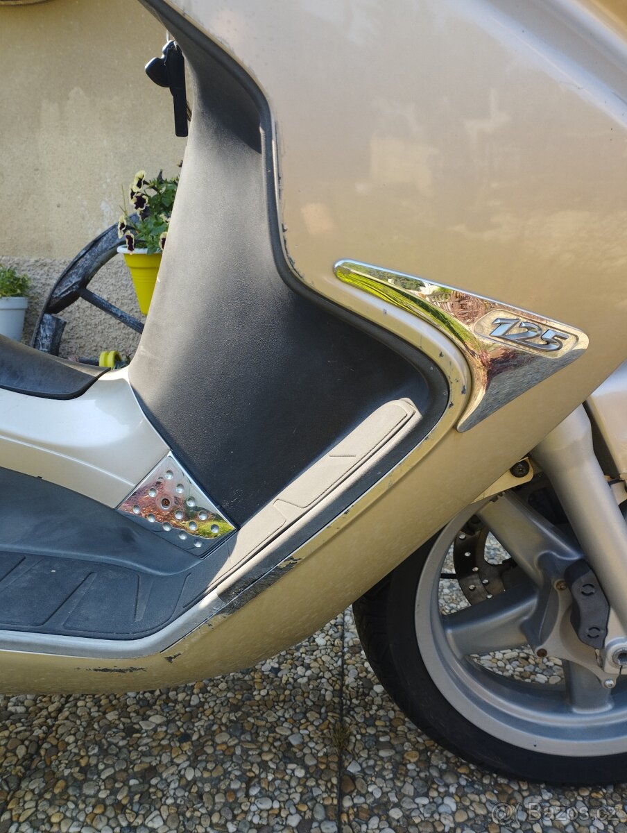 Piaggio x 8 ,125 - 5