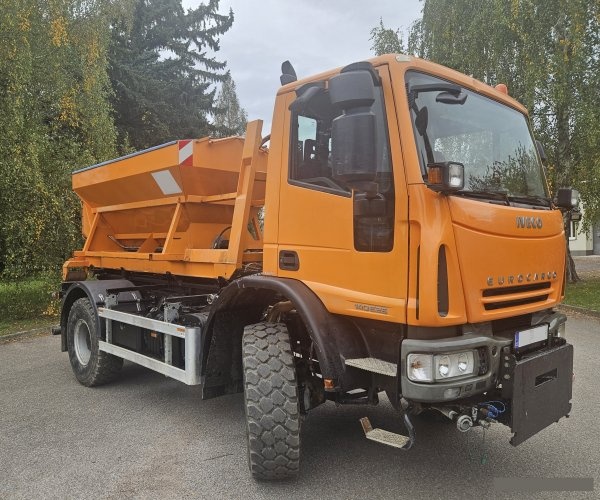 4x4 sypač Iveco 13.5t radlice hák kontejner - 5