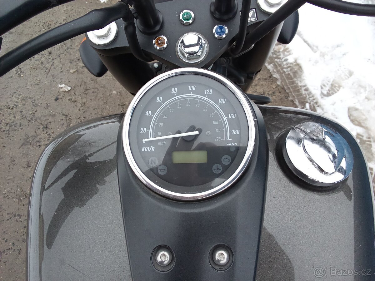 Honda VT750 C2B Shadow - 5