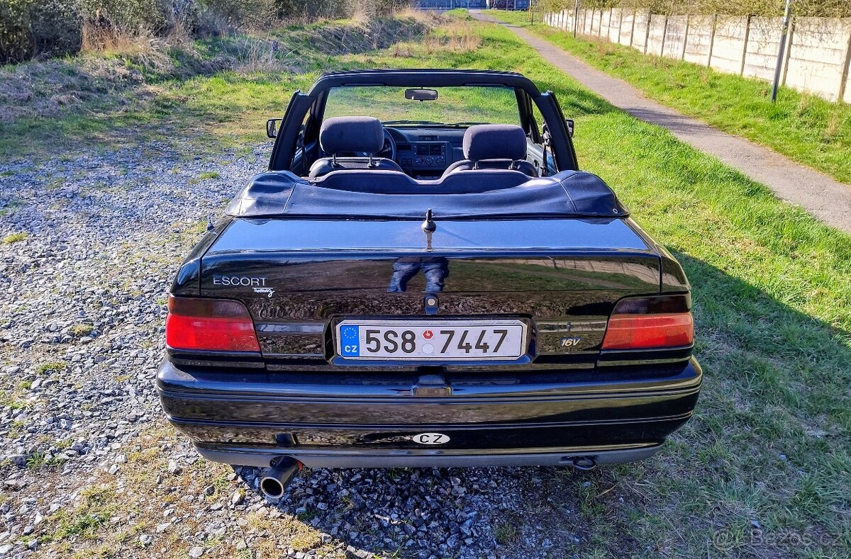 Ford Escort 1,8 16V - 5