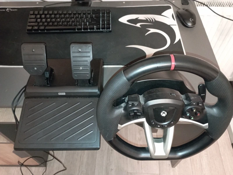 Herní volant k PC včetně pedálů - 5