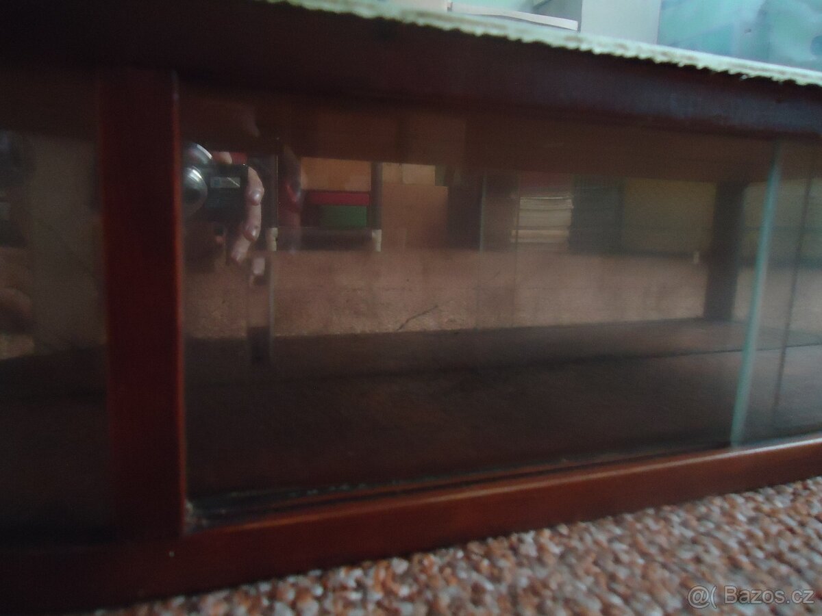 Dřevěná skřínka se zrcadlem - 5