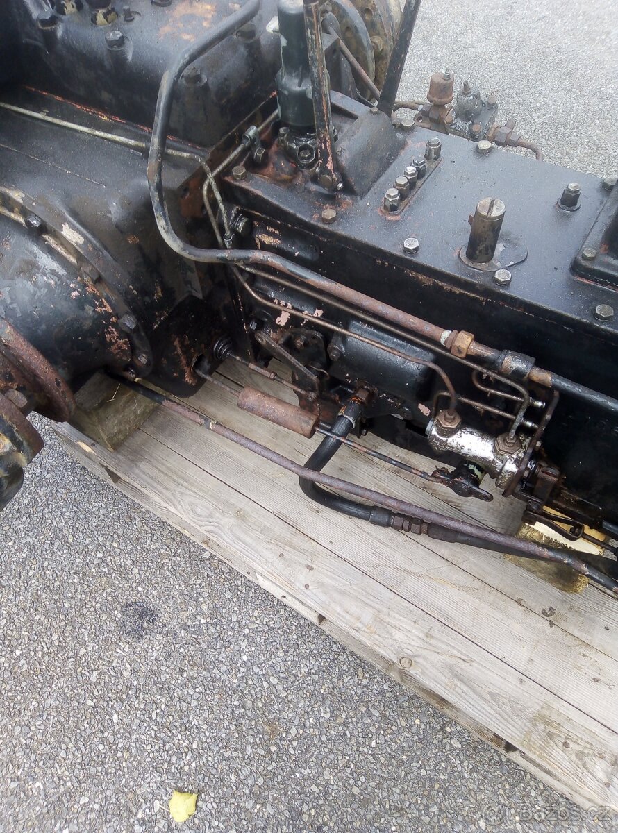 Podvozek Zetor 7745 Převodovka rozvodovka portály - 5