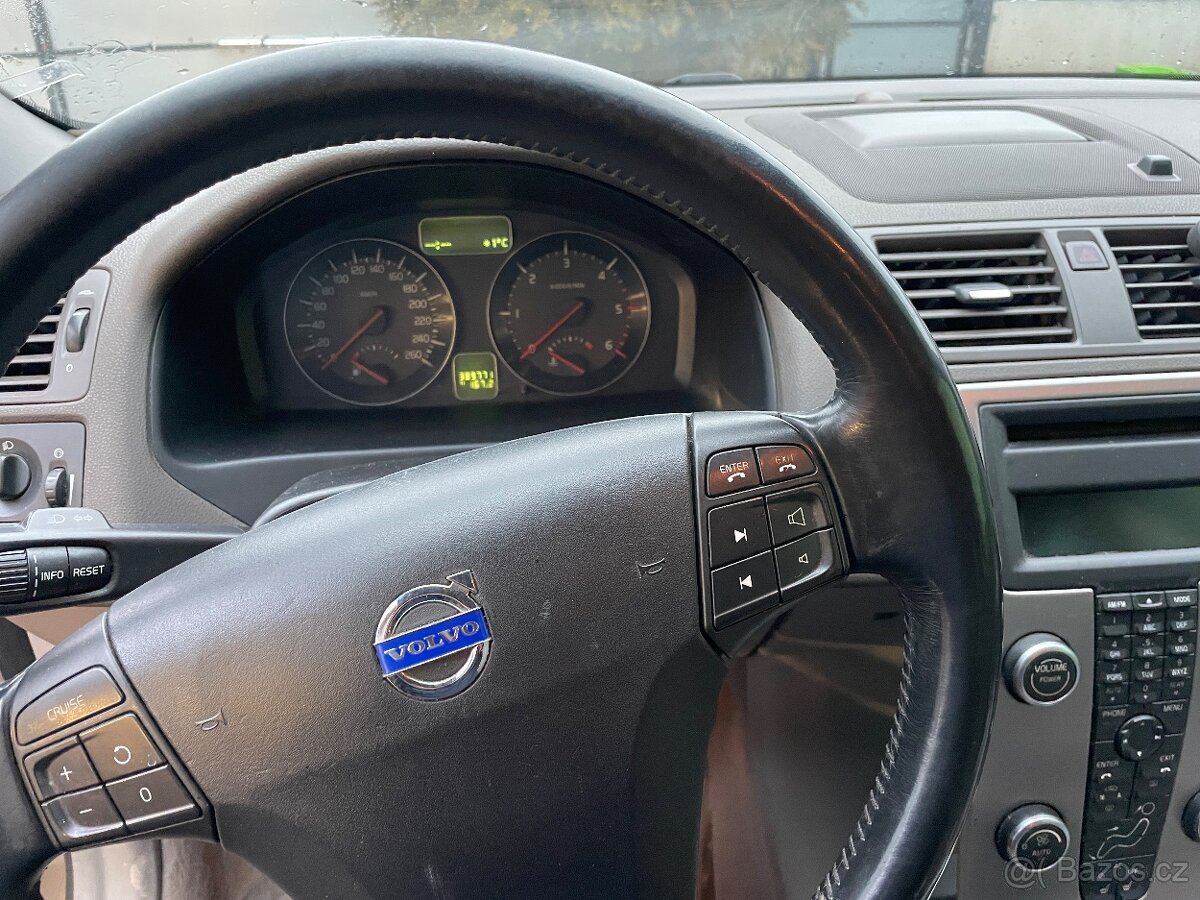 Volvo v50 2.4D kombi - 5