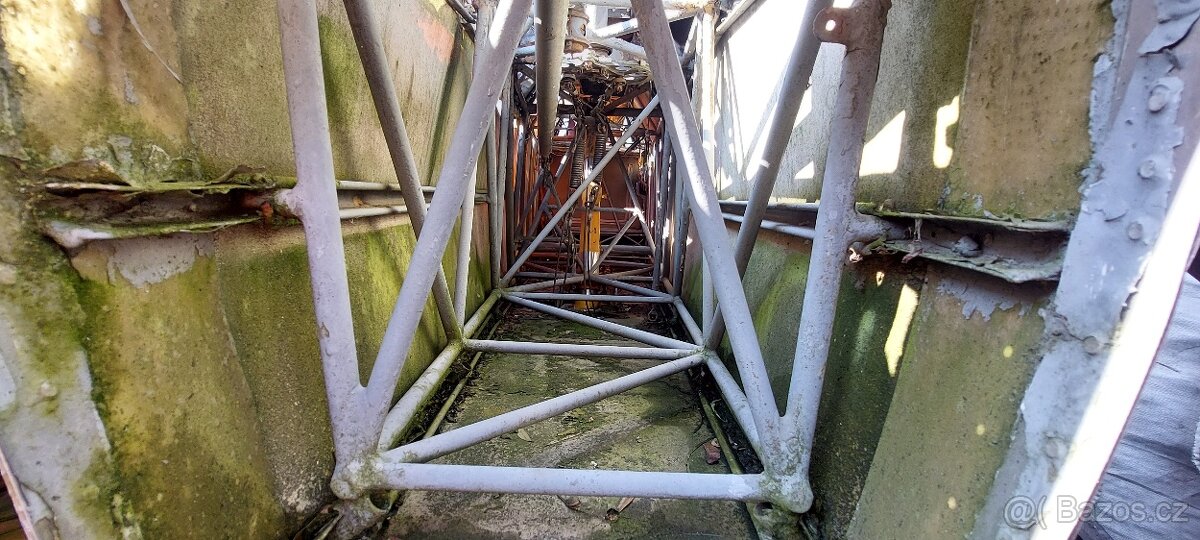 Čmelák- zlin z37 - 5