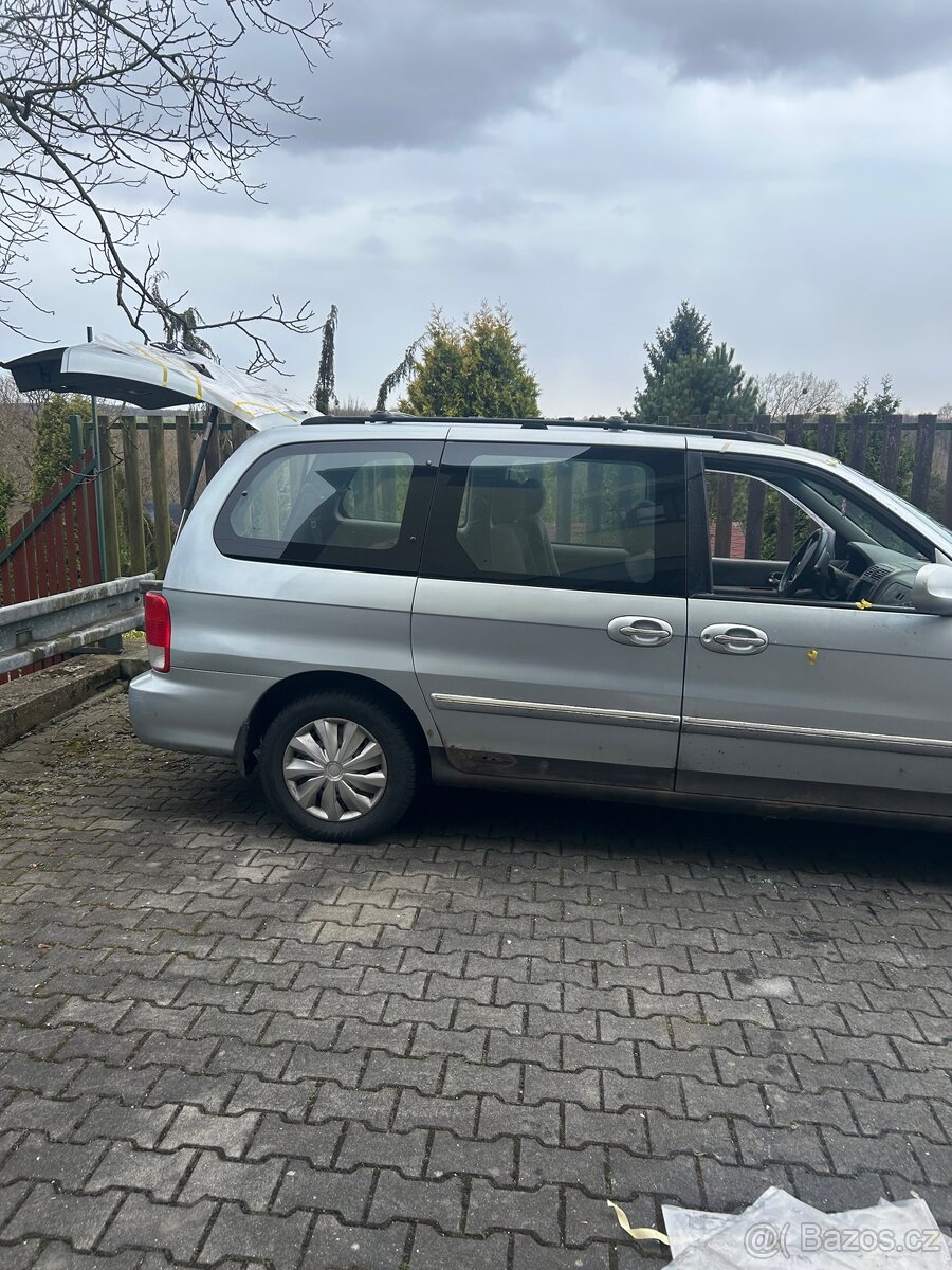 Kia Carnival 2.9crdi - 5
