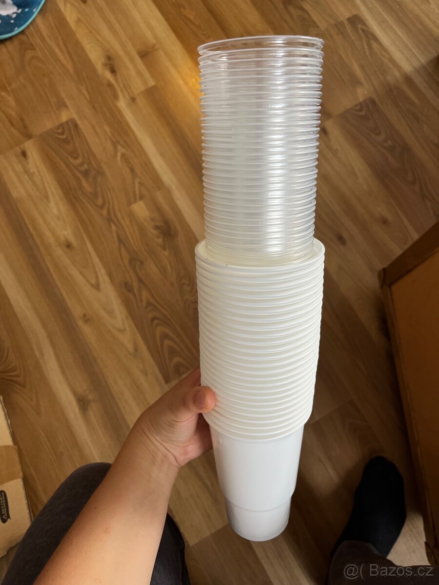 Jednorázové příbory,talířky,brčka,ubrousky - 5