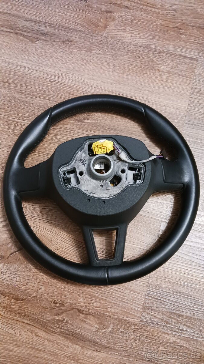 Zachovalý Tříramenný kožený volant Škoda - 5