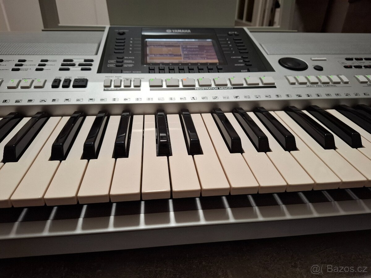 Yamaha psr s900 - 5
