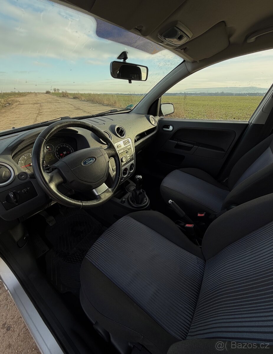 Ford Fusion 1.4i - 5
