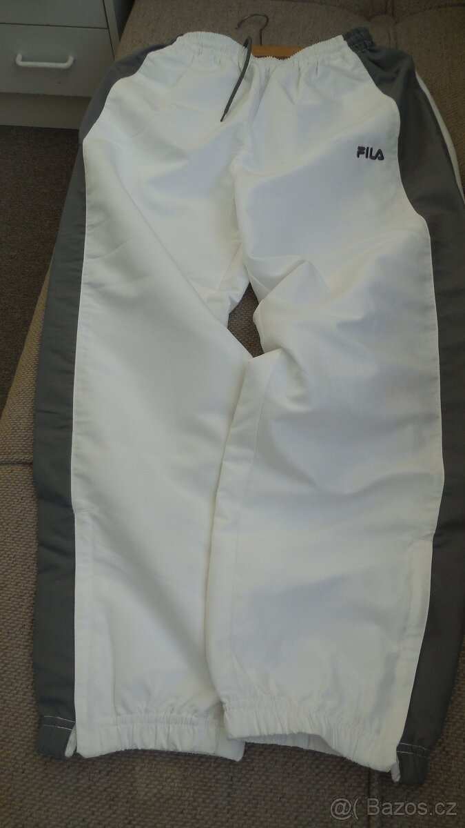 Bílá souprava vel M - 5