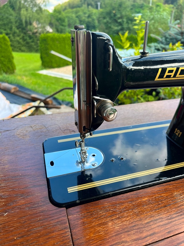 Šicí stroj Lada 121 - 5