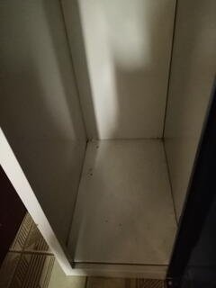 Plechová šatní skříňka - 5