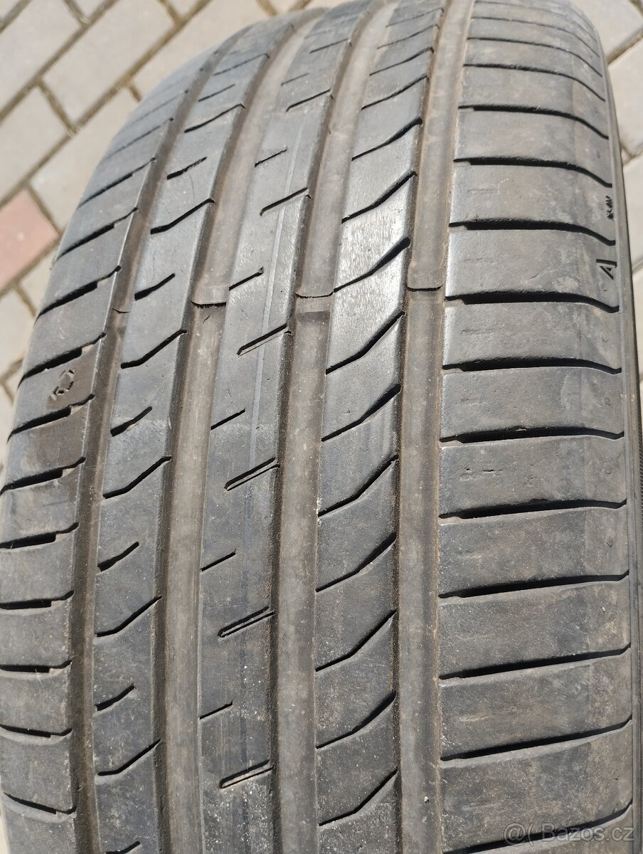 Nexen 225/60 R17 DOT0920 - 5