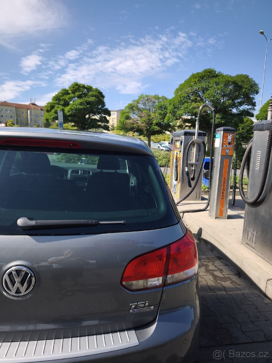 Automobil VW Golf - 5