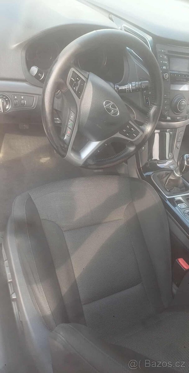 Hyundai i40 prodám či vyměním za bmw x1 - 5