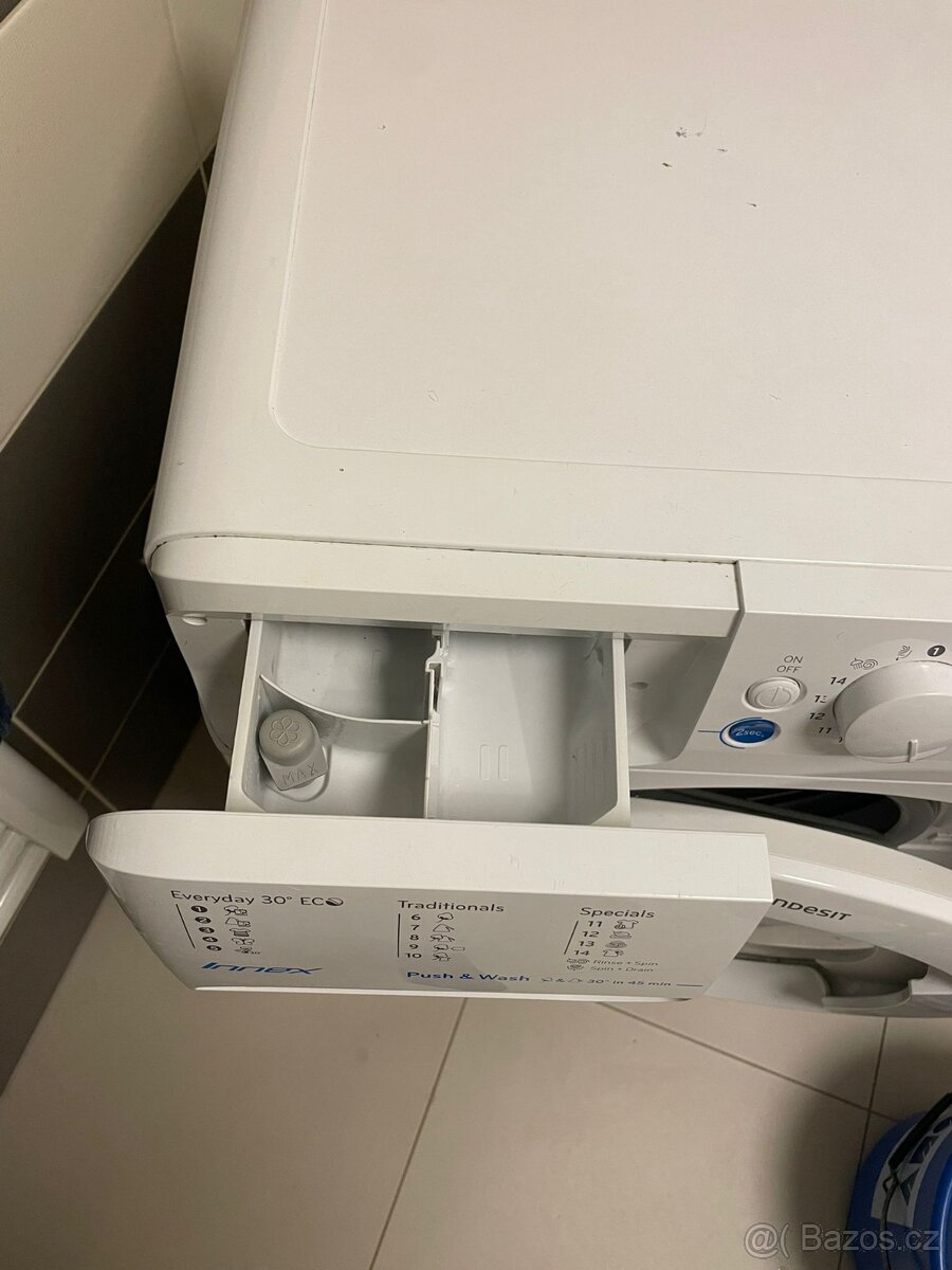 Pračka Indesit - 5