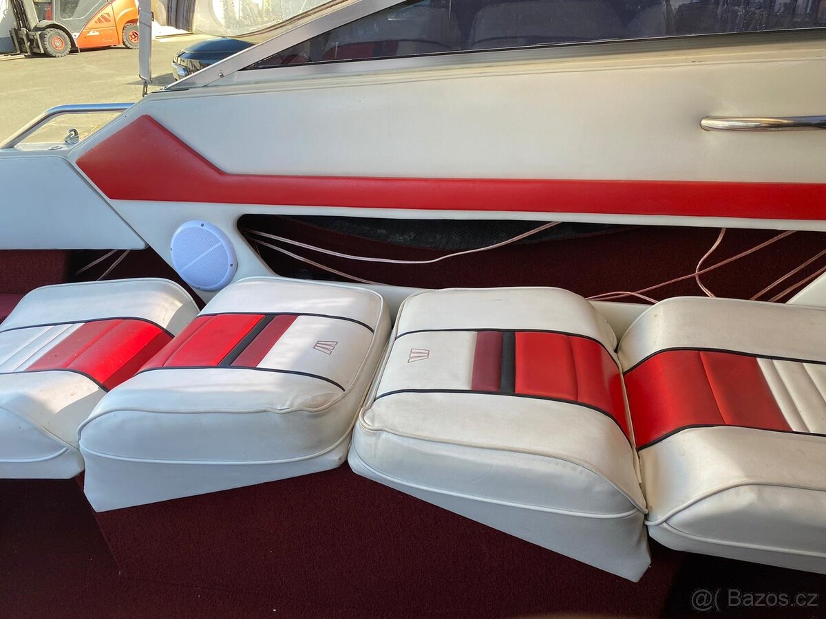 Motorový člun Wellcraft - 5