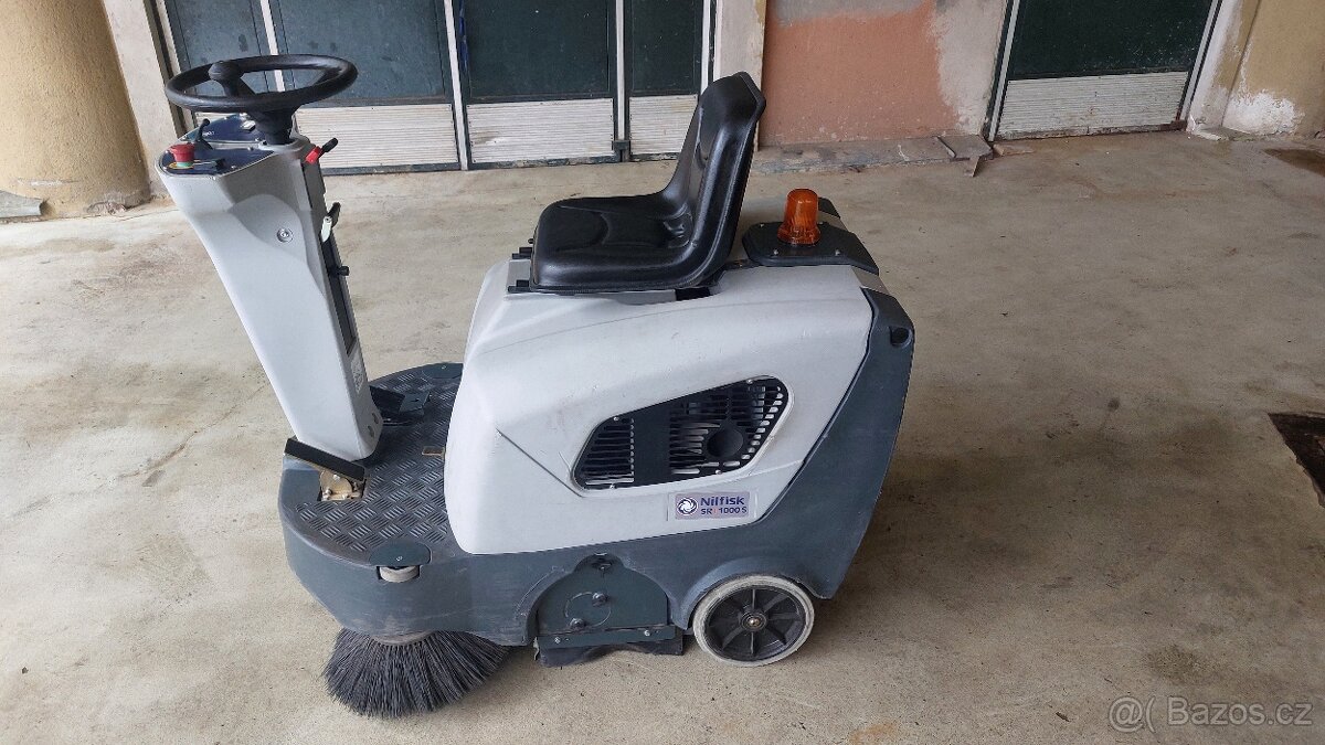 Zametací stroj Nilifsk SP 1000 s benzínovým pohonem - 5