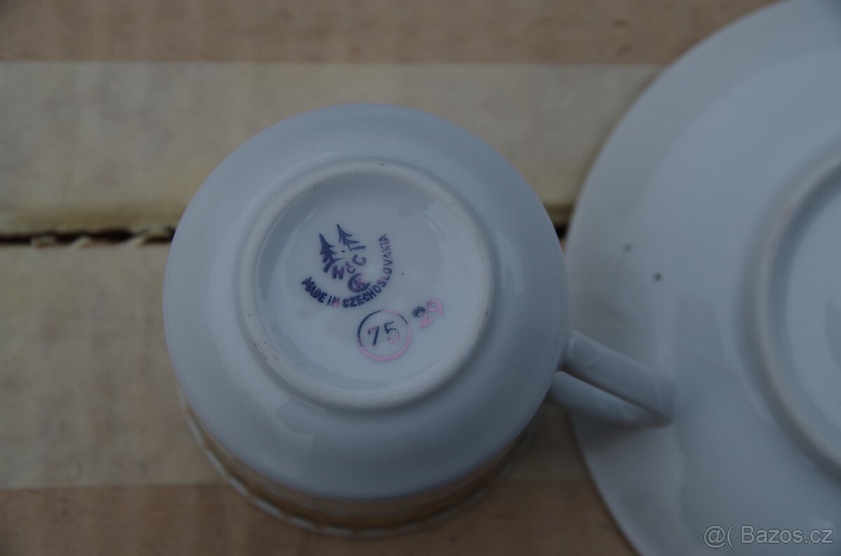 Souprava hrnečků s podšálky z 80.léta - 5
