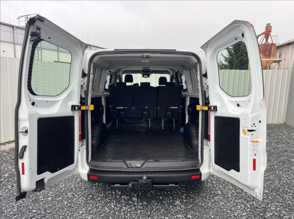 Prodávám Ford Transit Custom 2,0 TDCi 125kW L2 DPH 1.maj ČR - 5
