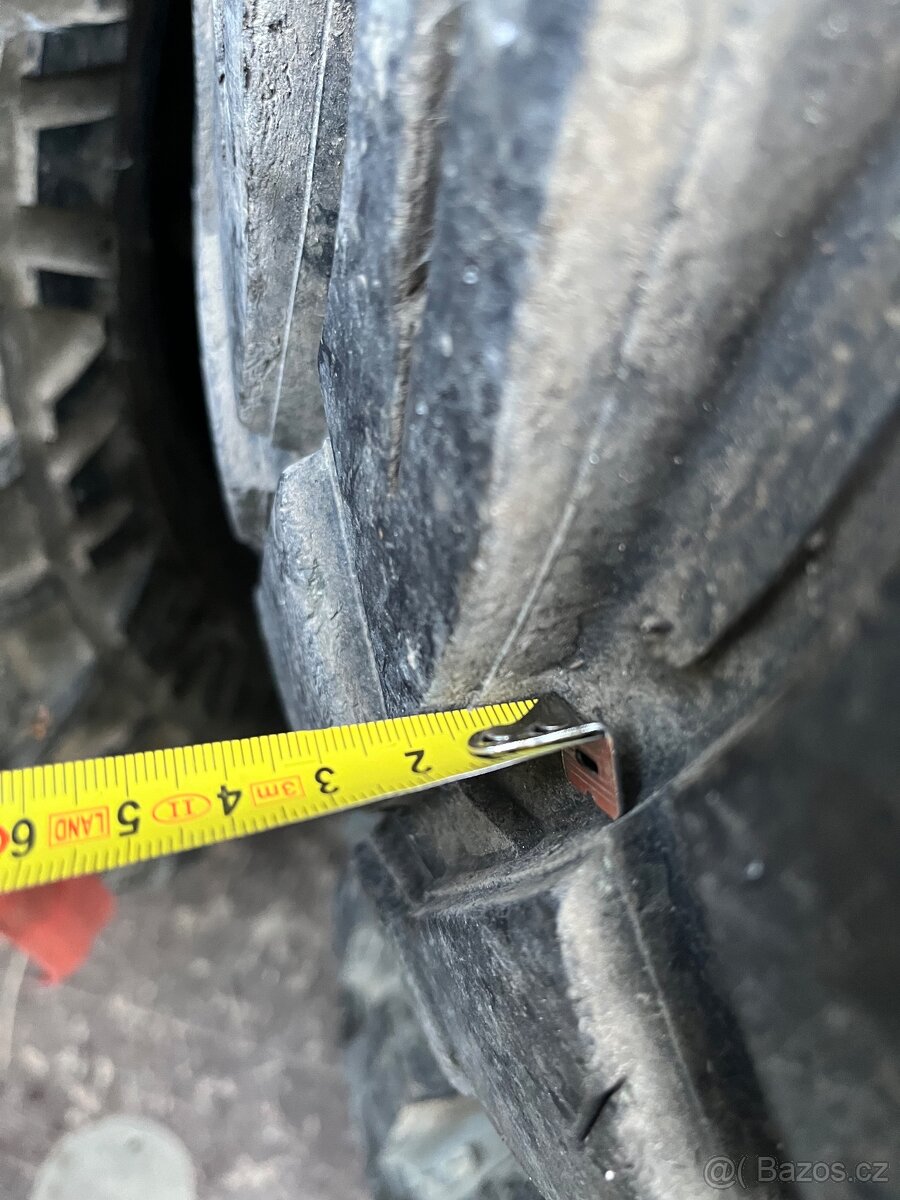 37x14,5 r15 Maxxis Crawler 5x139,7