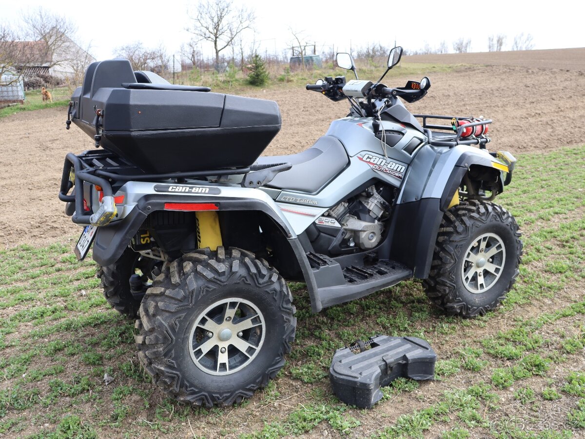 Čtyřkolka Can am 800 Outlander
