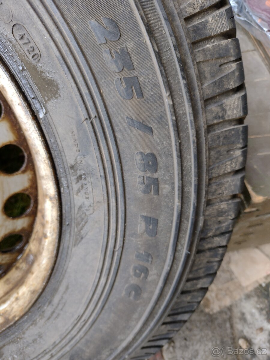 Prodám sadu kol 235/85 R16C