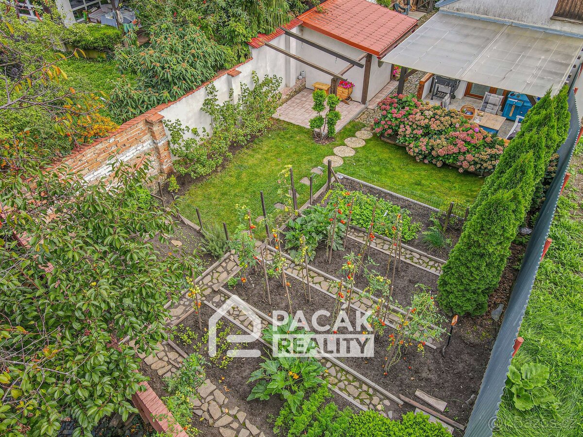 Prodej zrekonstruovaného rodinného domu o dvou bytových jedn - 5